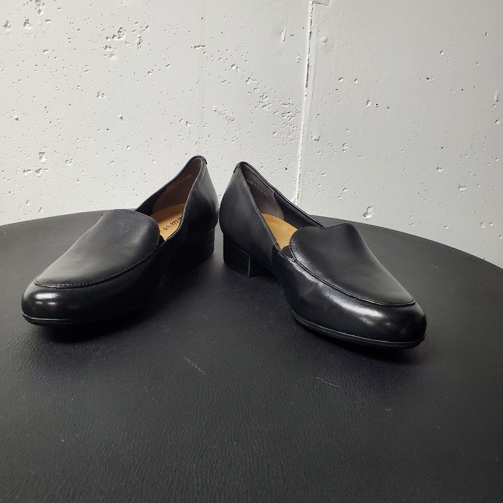 Trotters Women's Black Leather Loafers NWOT Sz 6.5 - Picture 8 of 11
